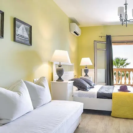Sleeps 6 Air Con Wifi 사미