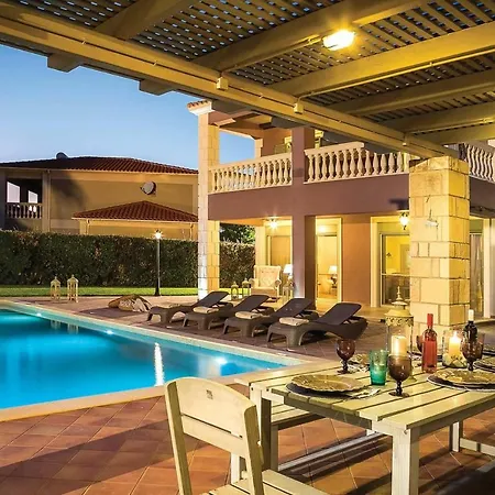 Sleeps 6 Air Con Wifi