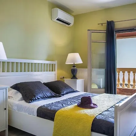 Sleeps 6 Air Con Wifi 빌라