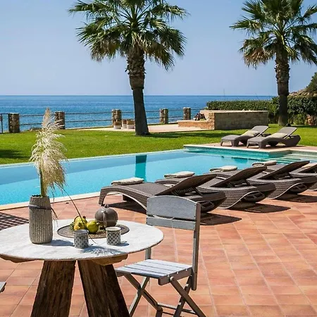 Sleeps 6 Air Con Wifi